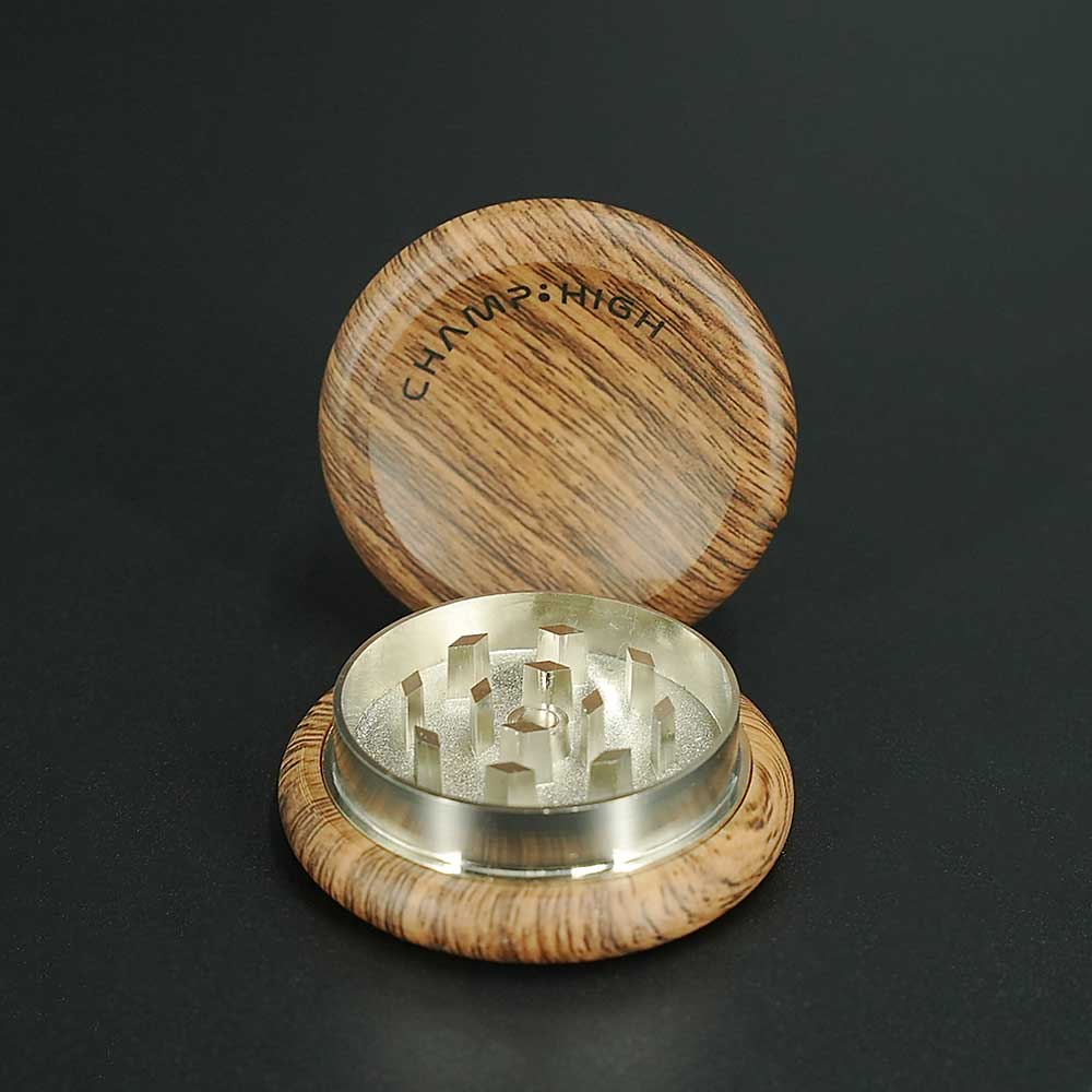 Flacher Zweiteiler in dunklem Wenge-Holzdesign – robustes Aluminium-Inlay und präzise Metallzähne vereinen Stil mit Funktion