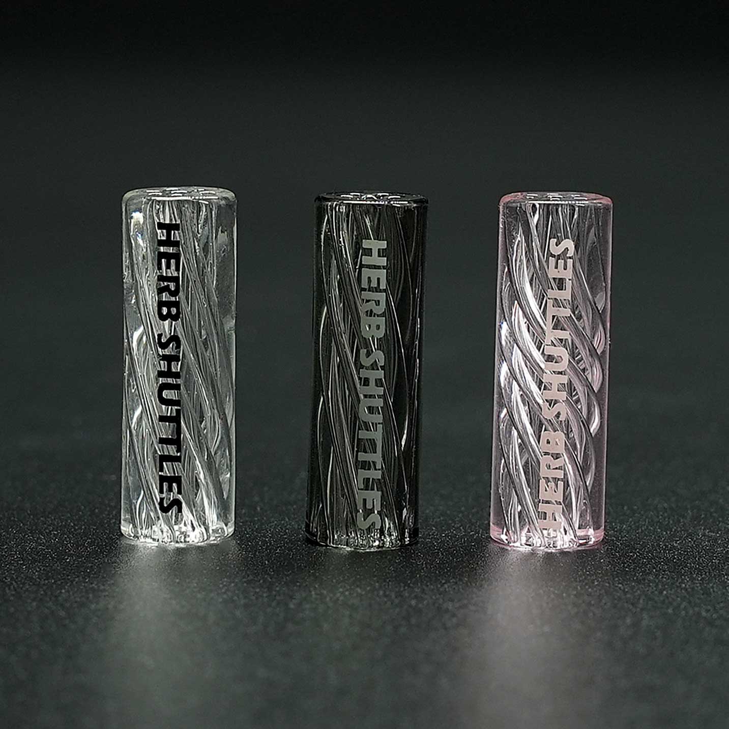 Der Herb Shuttles Spiral Tip ist ein 10 mm breites Glasmundstück mit integrierter Spiralstruktur – für kühle Züge, bessere Filtration und stilvolles Rauchen.