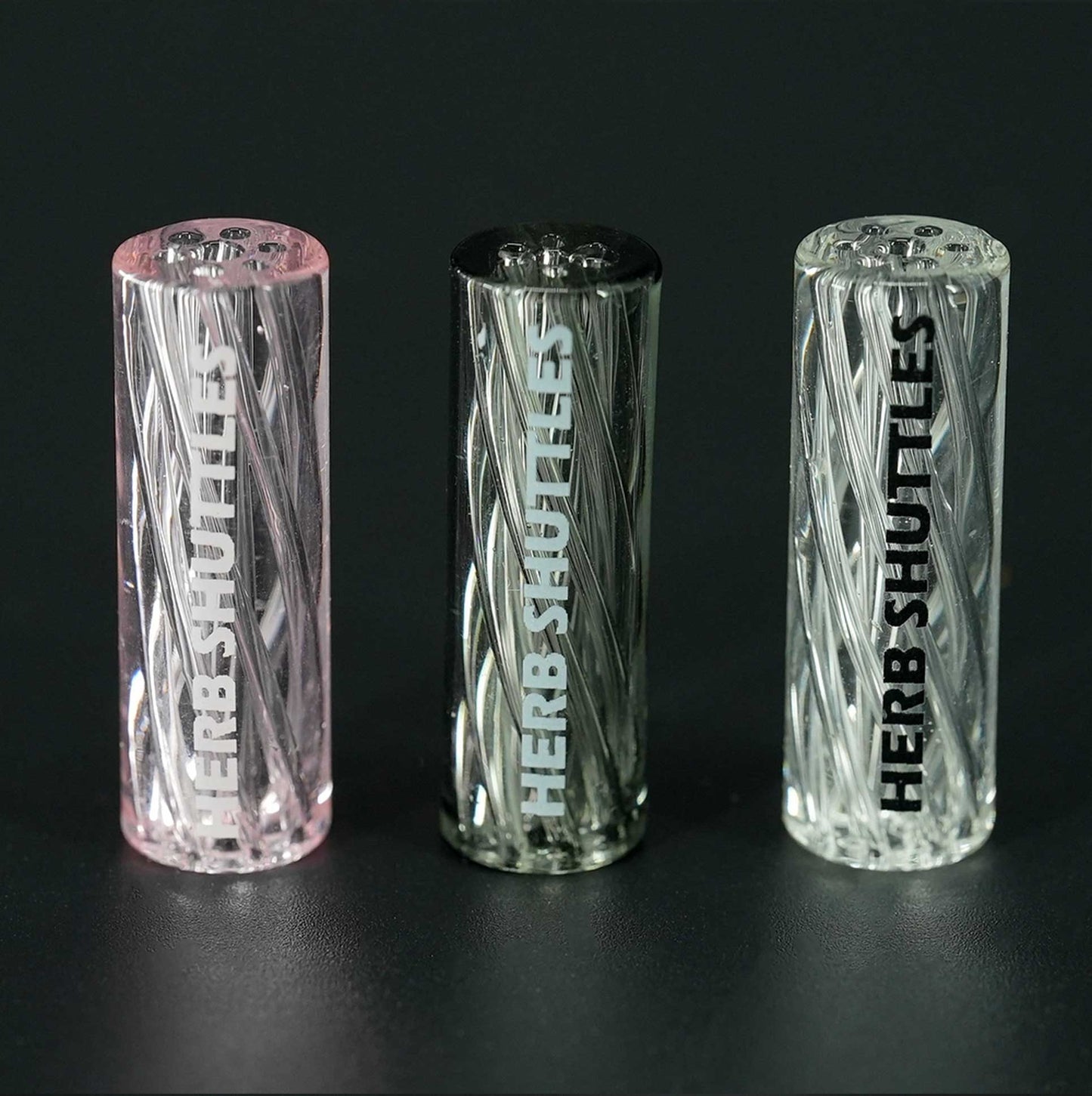 Der Herb Shuttles Spiral Tip ist ein 10 mm breites Glasmundstück mit integrierter Spiralstruktur – für kühle Züge, bessere Filtration und stilvolles Rauchen.