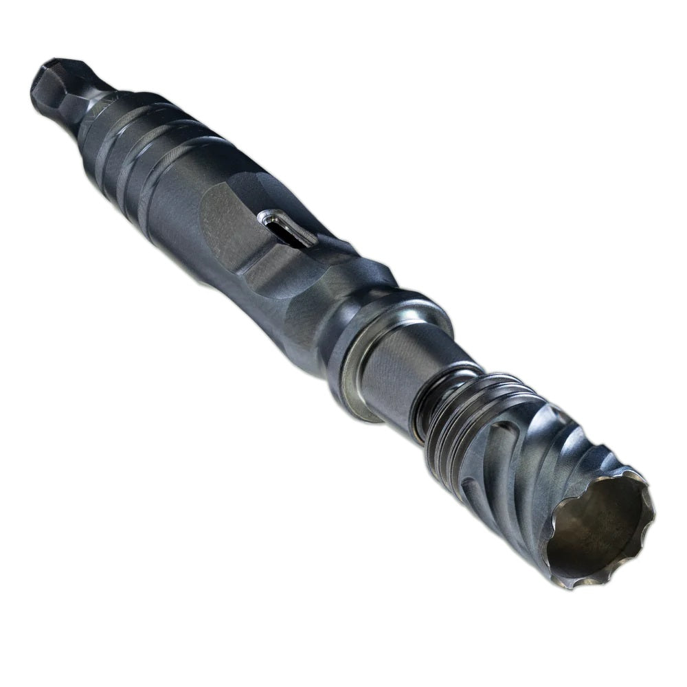 Nahaufnahme der Hyper Cap und des Titan-Stems – zeigt das strukturierte DuraDyn-Finish und präzise Verarbeitung der Airflow-Kontrolle