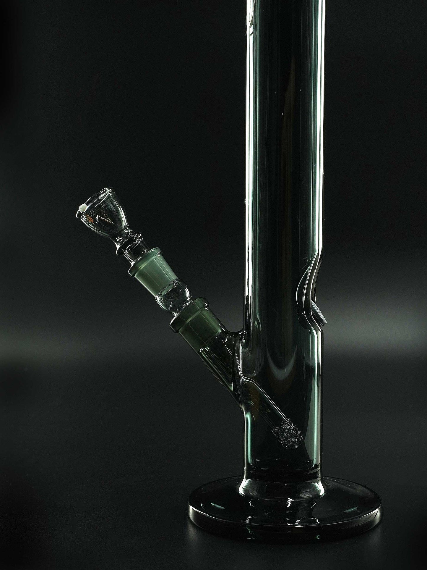 Dank 18,8 mm Schliff ist die Jelly Joker Fullco Black kompatibel mit zahlreichen Standardzubehörteilen