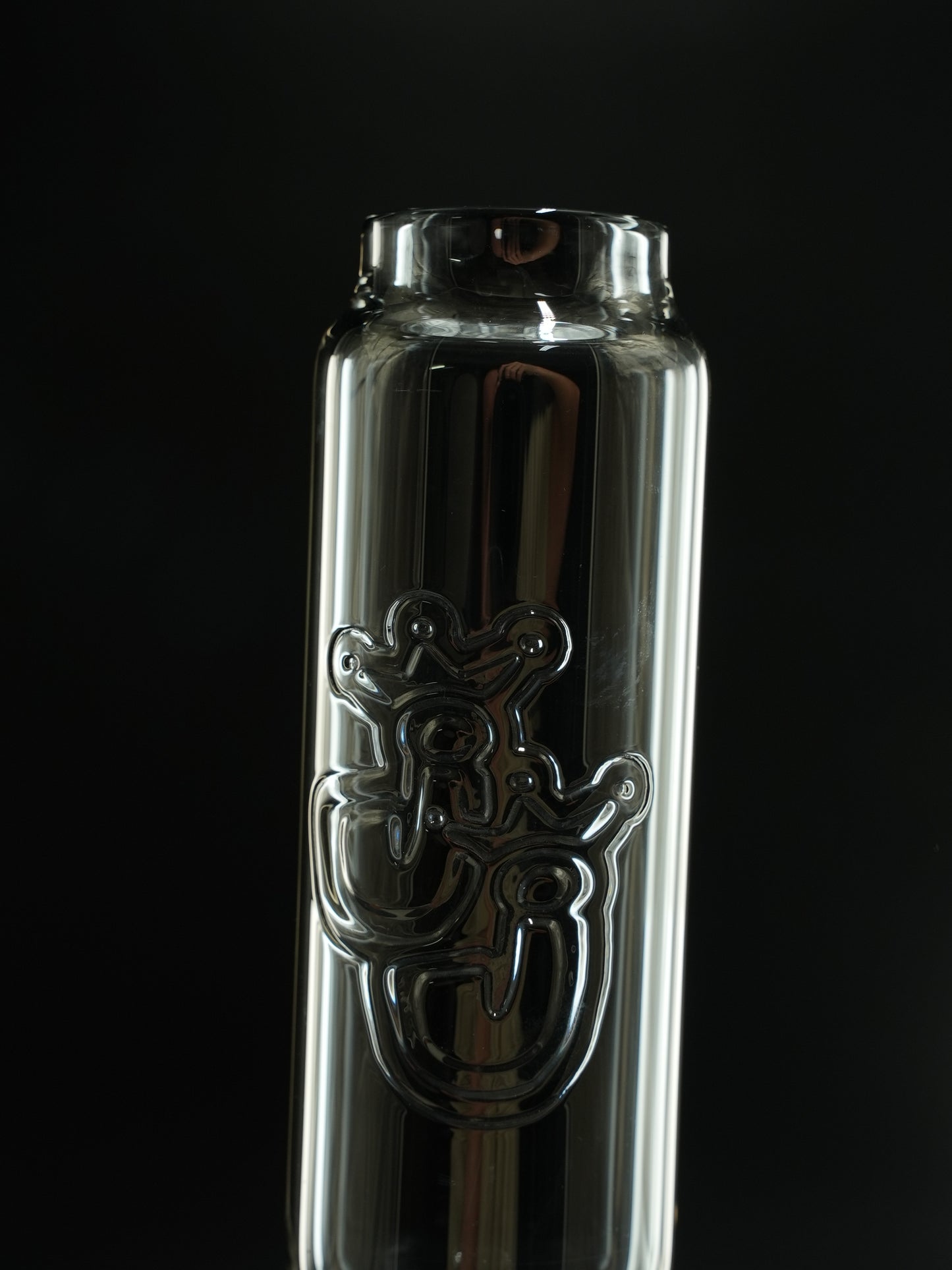 Das Hochrelief-Logo von Jelly Joker ist ein Qualitätsmerkmal auf der High5 Smoke – dezent platziert und flamepolished