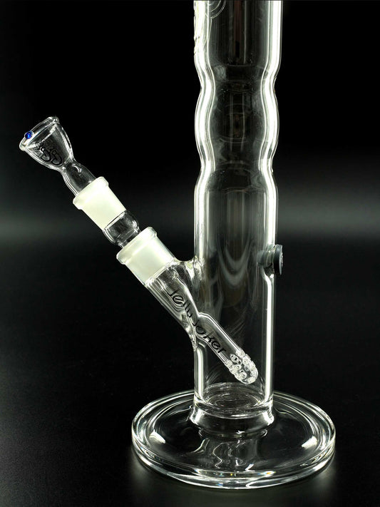 Das seitliche Kickloch der Jelly Joker Little B Clear ist mit einem schwarzen Gummistopfen ausgestattet – für individuell kontrollierbare Züge