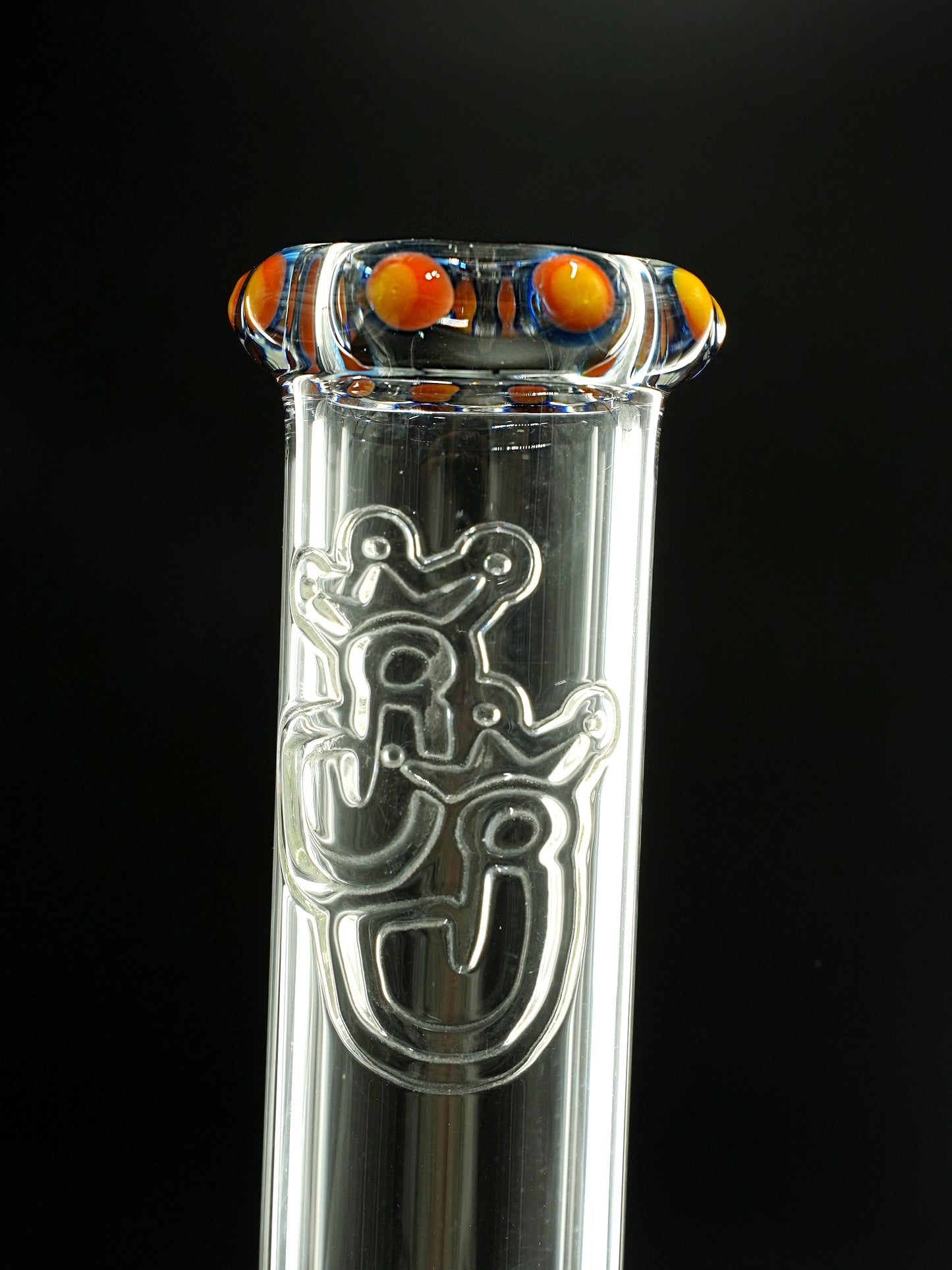 Das elegante Flamepolish JJ-Logo auf der Titanit Bong von Jelly Joker verleiht dem klaren Design einen hochwertigen Markenakzent