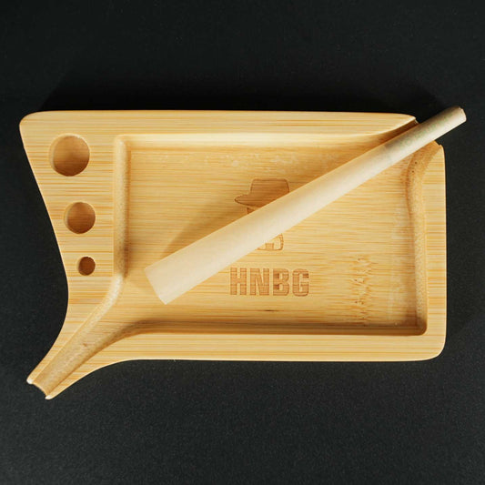 Bambus Rolling Tray Heisenberg Mini, nachhaltige Bauunterlage mit Halterungen für Cones und Blunts.