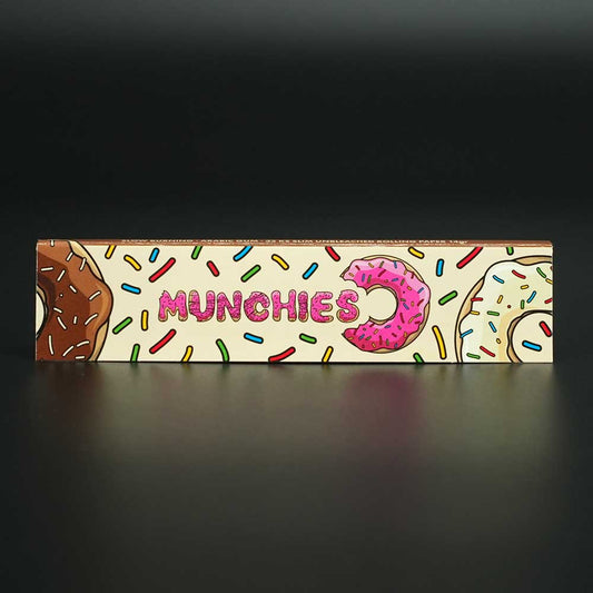Monkey King MUNCHIES Slim KS – ungebleichte King Size Longpapers.
Natürlich braune Papers im Slim-Format mit Monkey King Branding.