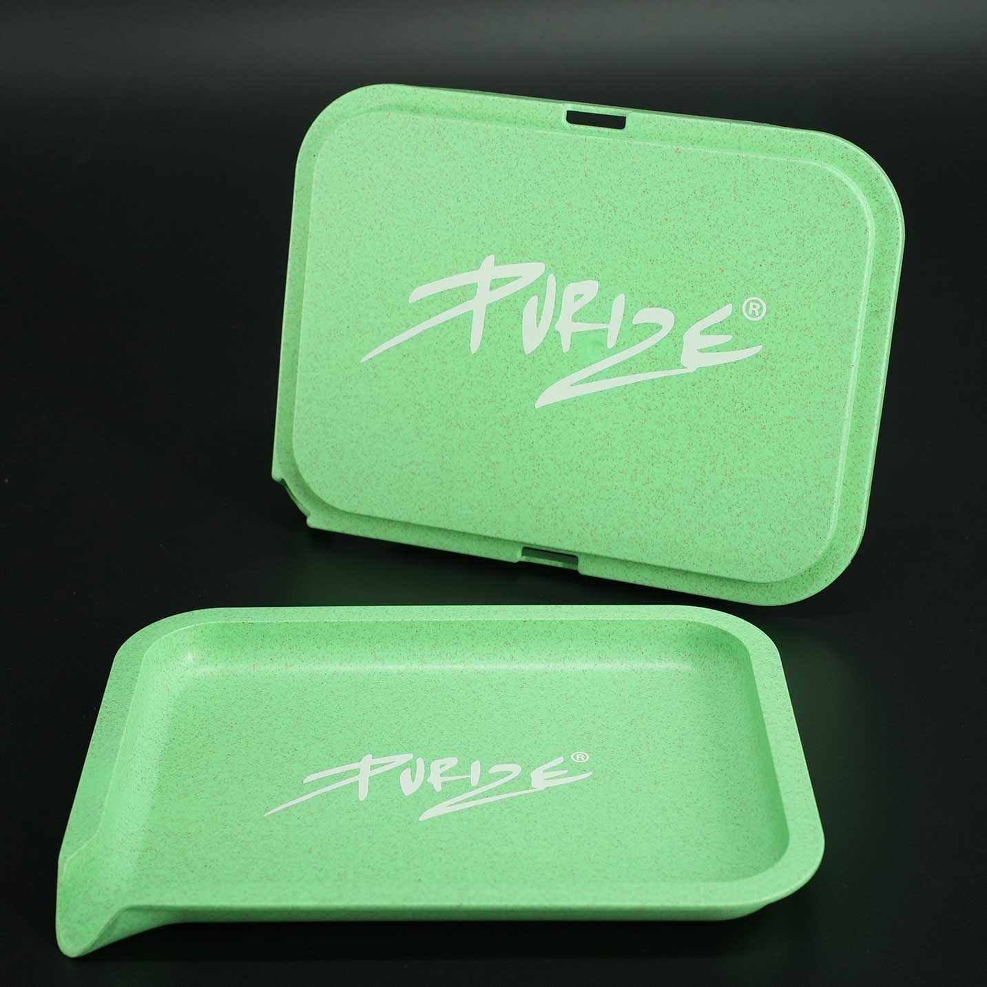 PURIZE Plant-Fiber-Composite Kit Grün, geöffnetes Rolling Tray, zweiteilig und verschließbar.