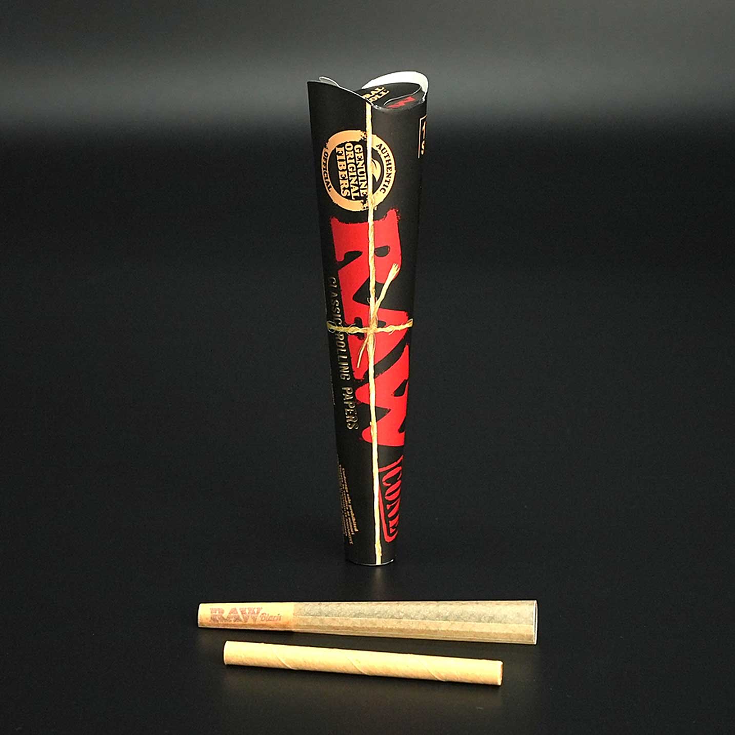 Die RAW Black Cones 1¼ kommen im stylischen 6er-Pack mit klassischem RAW® Branding und nachhaltigem Design