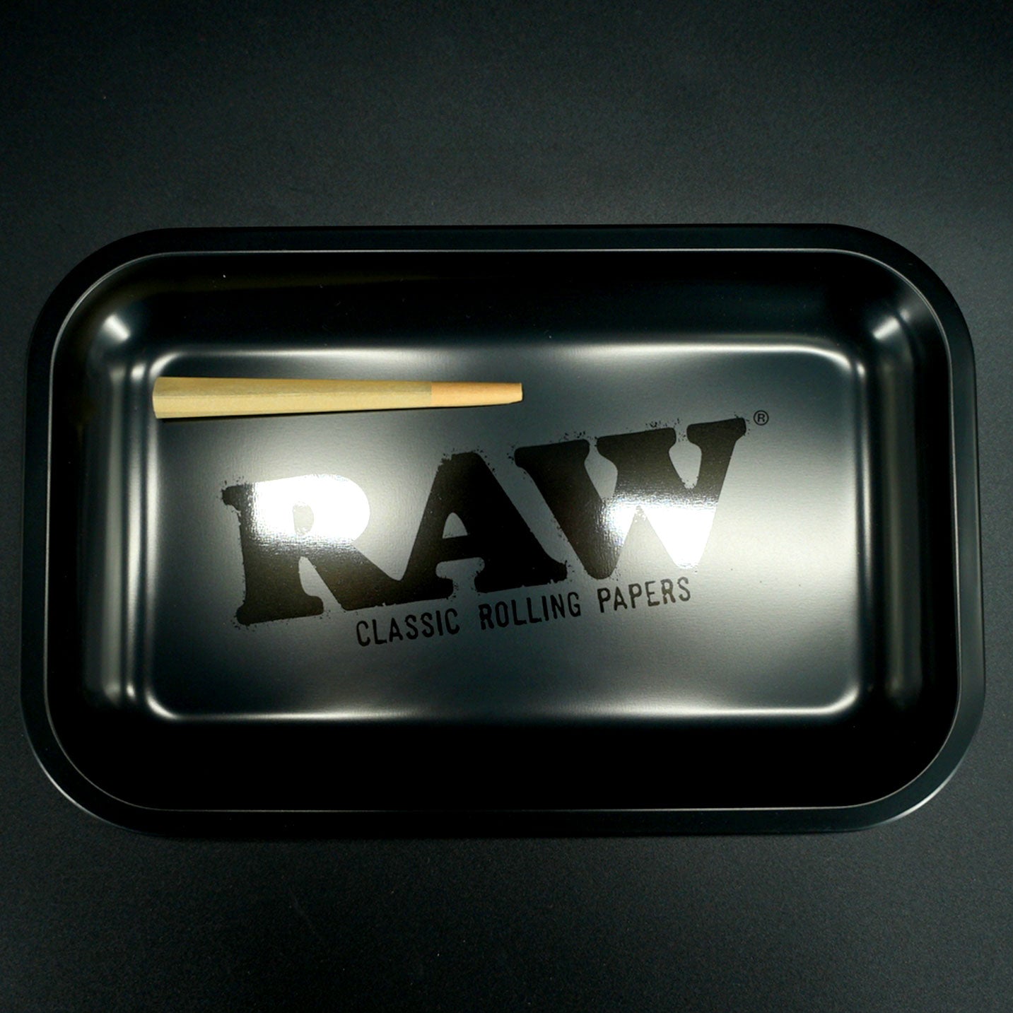 RAW Murdered Rolling Tray Smal größe im vergleich
