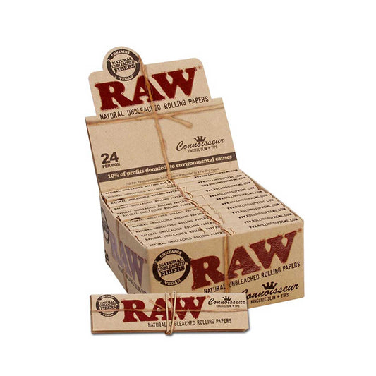 RAW® 'Connoisseur' King Size Slim Display Box geöffnet – naturbelassene Blättchen mit integrierten Tips