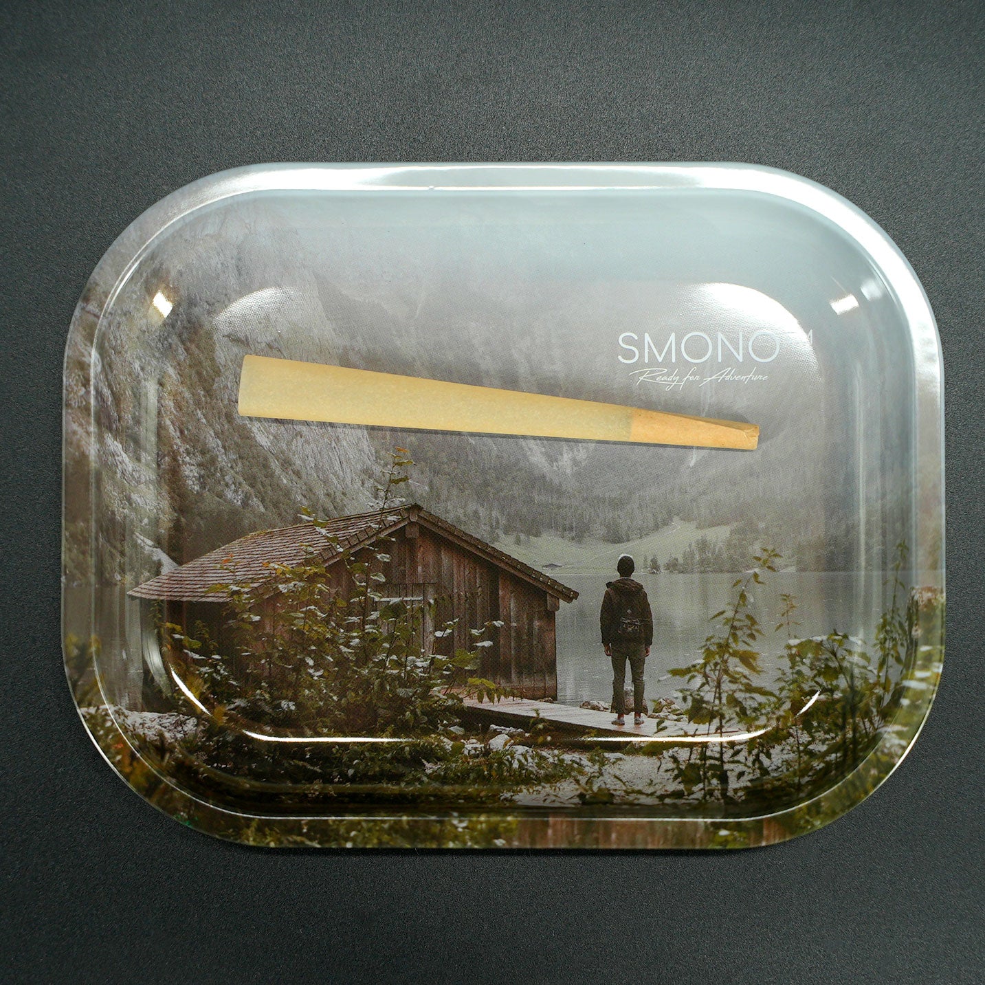 Smono Rolling Tray Small Mountains, Bild mit Größenvergleich, ideal für Zuhause und Reisen.