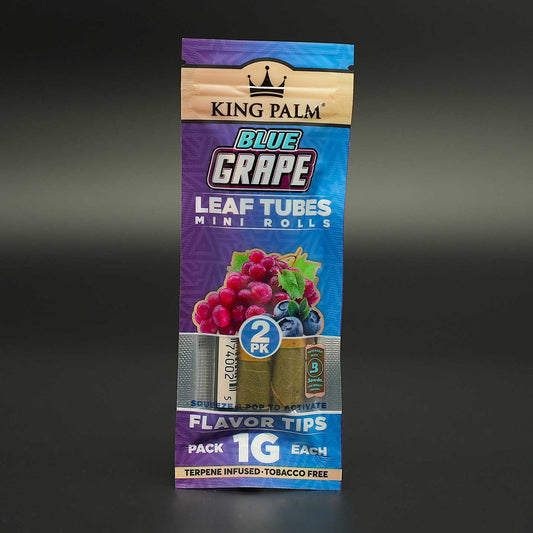 Die stilvolle Verpackung der King Palm Blue Grape Mini Wraps mit klar erkennbarem Logo und Sortenangabe