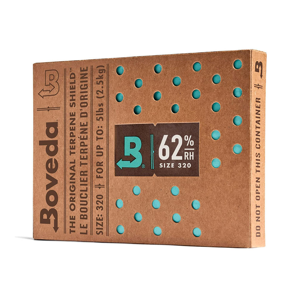 Boveda 62% XXL Feuchtigkeitsregler – große Packung zur kontrollierten Lagerung von bis zu 2,5 kg getrockneten Kräutern. Zeigt rechteckigen Beutel mit brauner Verpackung und 62%-Aufdruck, ideal für langfristige Frische und optimale Luftfeuchtigkeit bei Kräutern.