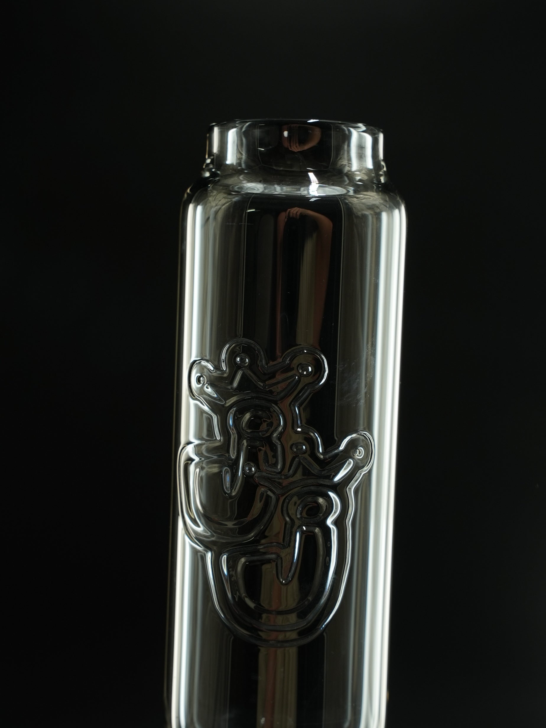 Das Hochrelief-Logo von Jelly Joker ist ein Qualitätsmerkmal auf der High5 Smoke – dezent platziert und flamepolished