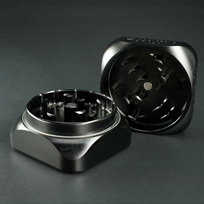 Krush Kube 2.0 Grinder Black geöffnet scharfe Mahlzähne Aluminium Kräutermühle Premium Crusher schwarz