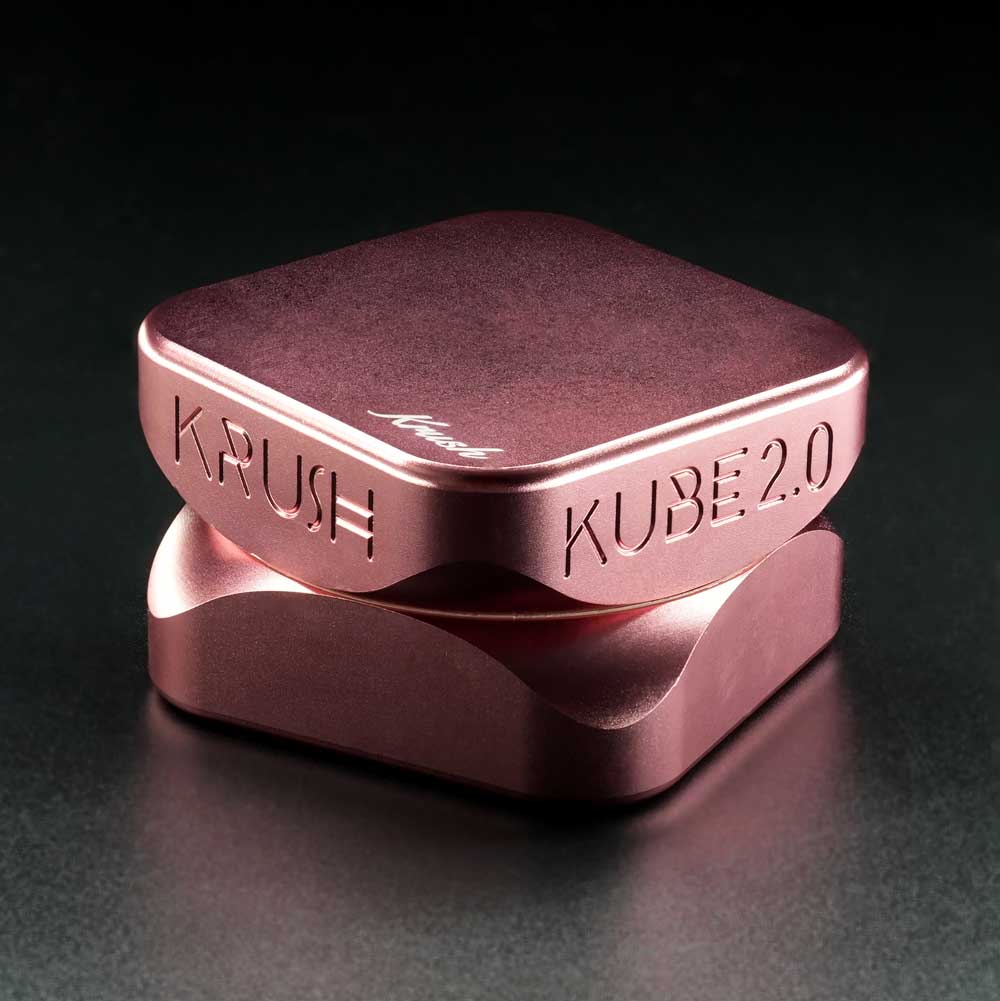 Krush Kube 2.0 Rose Gold – Gesamtansicht: Hochwertiger, quadratischer Aluminium-Grinder in edlem Smaragdgrün.