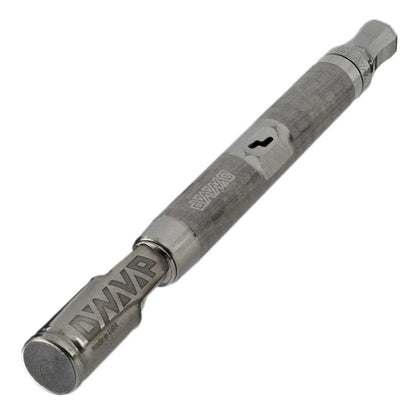 Rückansicht des DynaVap M7 XL – längerer Edelstahl-Stem mit modernem Textur-Design und verbessertem Airport