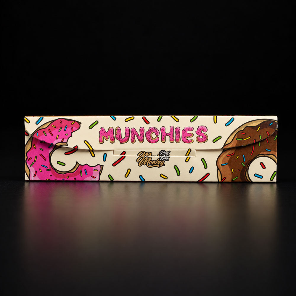 32 ungebleichte King Size Slim Papers mit natürlicher Gummierung – das Monkey King Munchies Heft für bewussten Rauchgenuss