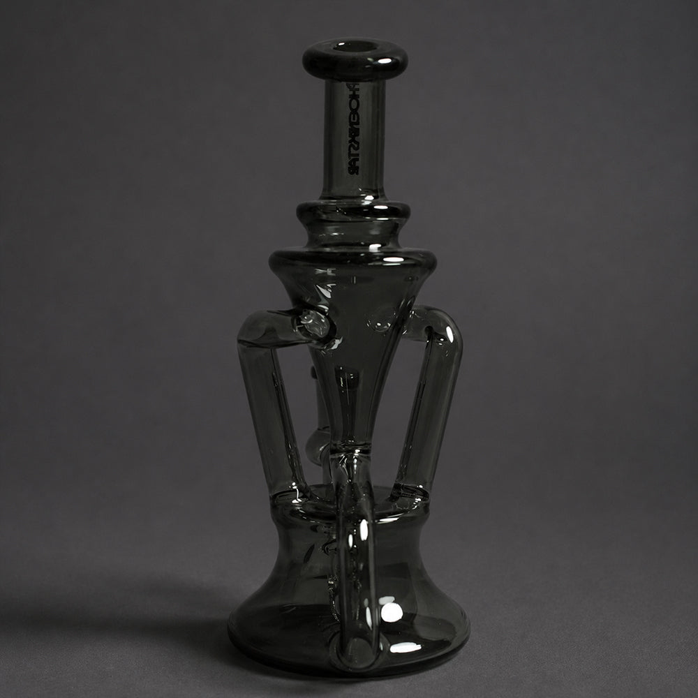 Rückansicht der schwarzen Velvet Black Recycler Dab Rig mit symmetrischen Glasrohren