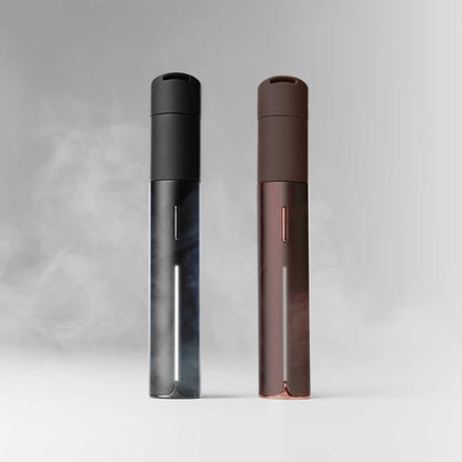 Puffco PIVOT in beiden Farbvarianten Onyx (Schwarz) und Mocca (Braun). Ideal für Farbauswahl und Produktvergleich.