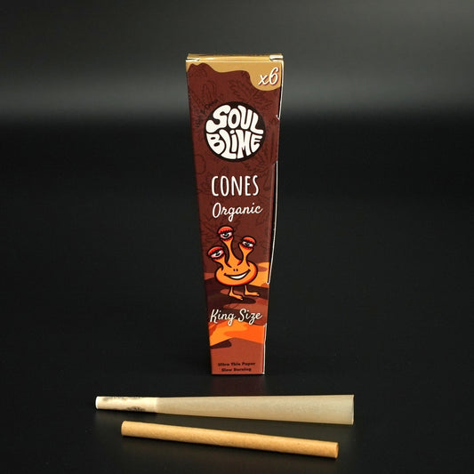 Die SOUL BLIME Cones aus ungebleichtem Organic-Paper bieten dir einen puren Rauchgenuss mit festem Filter – vorgerollt und sofort einsatzbereit.