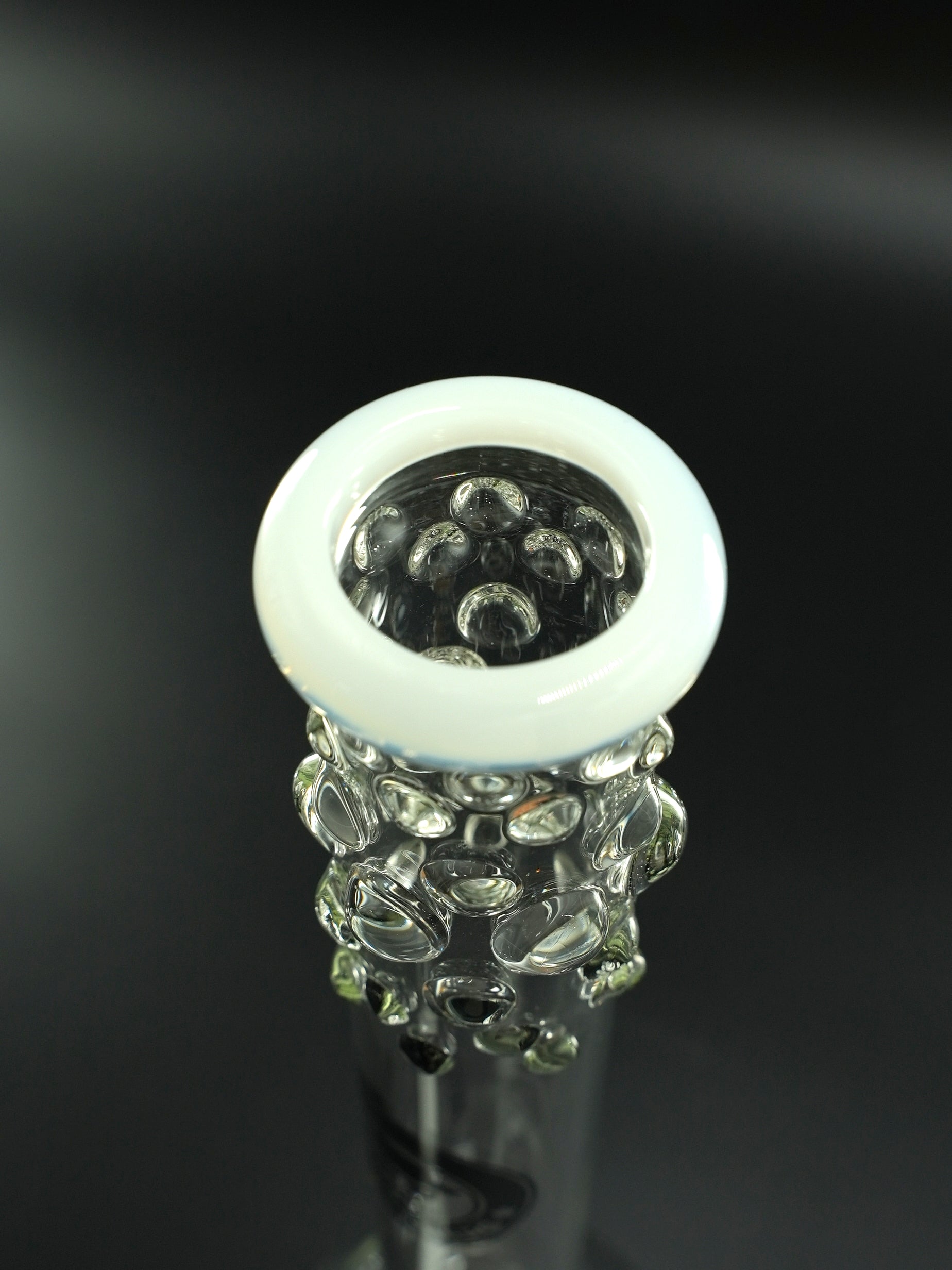 Die Heisenberg Little Bitch vereint kompaktes Format mit starkem Durchzug – ca. 40 cm hoch, 40 mm Rohrdurchmesser und klassischem Kickloch