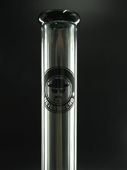 Die Heisenberg 40-7 Darkgreen Bong bietet kompakte 40 cm Höhe, 7 mm starkes Glas und klassischen Lift-Off-Zug – stabil, schlicht und hochwertig