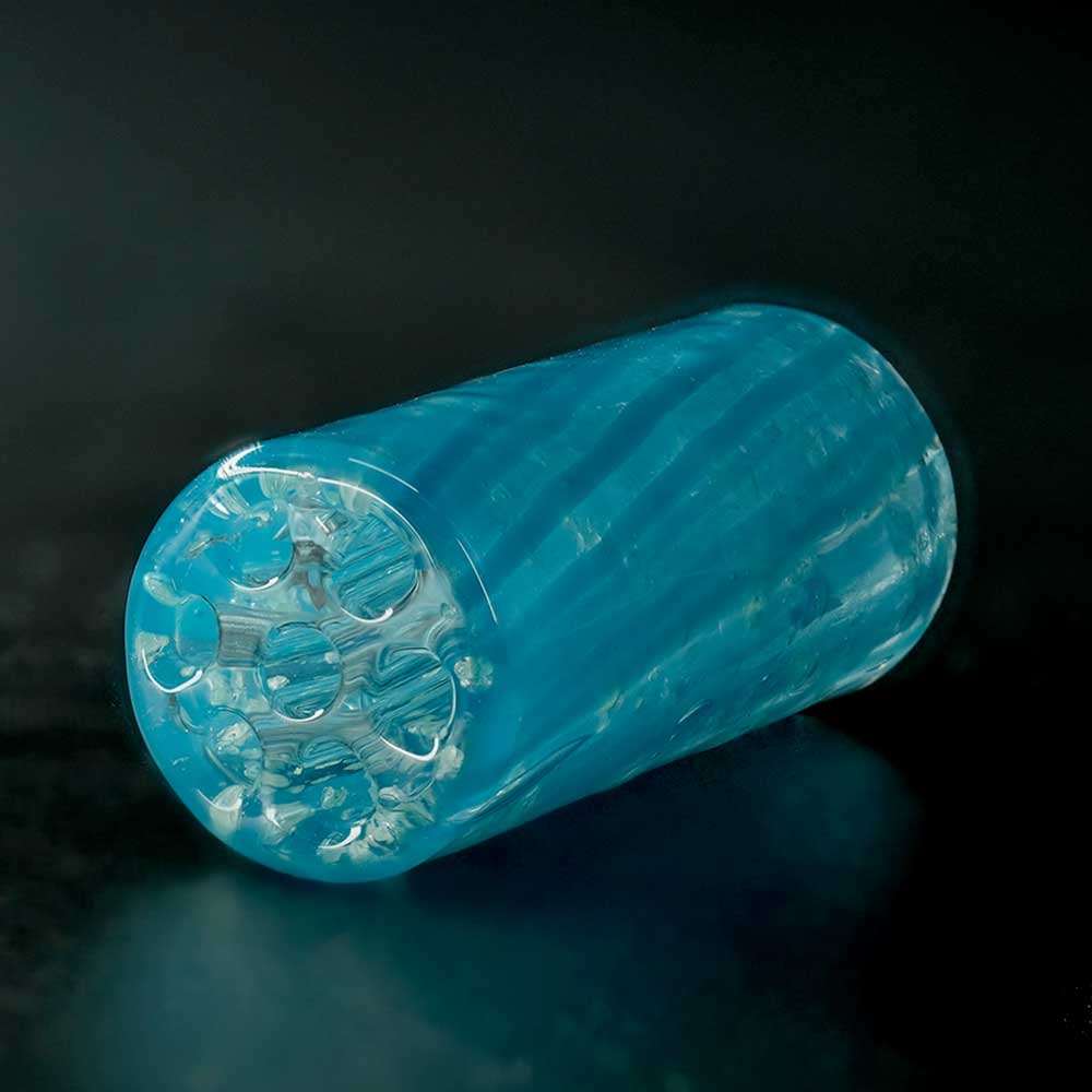 Detailaufnahme STYCKY Glasfilter Nightreef Ø 12 mm 30 mm mit spiralförmigen Strukturen und Glow-Partikeln im Glasfilter