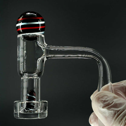 Detailansicht des Terp Slurper Bangers mit eingesetzten Terp Pearls – für perfekte Hitzeverteilung, passend für Ball-Vape und alle 14 mm Female-Rigs