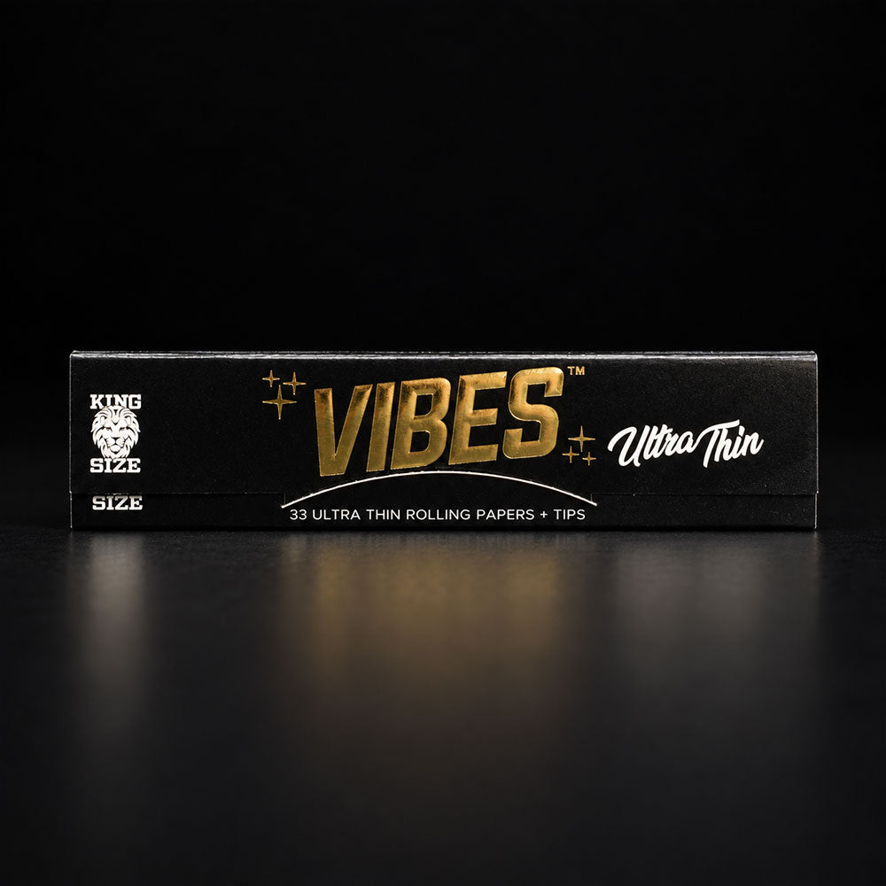 Das VIBES Ultra Thin Set enthält 33 King Size Slim Papers und 33 passende Tips – für extra langen, puren Rauchgenuss