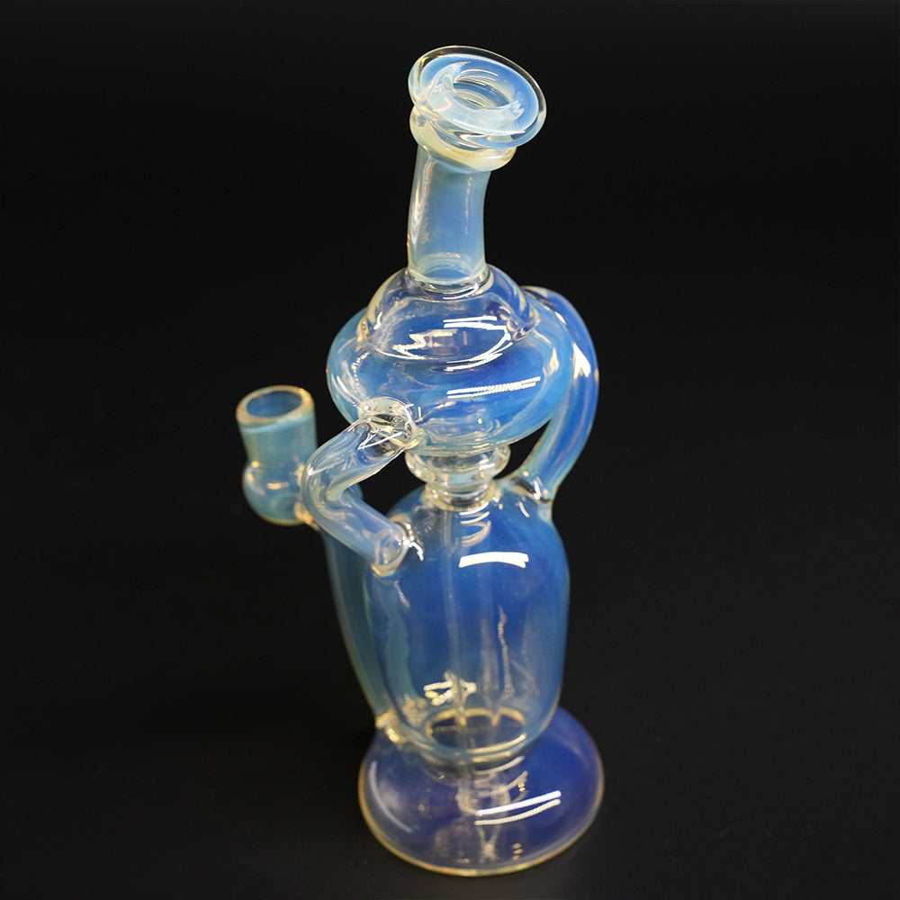 Dab Rig Luma mit blauer Farbwirkung in dunkler Umgebung