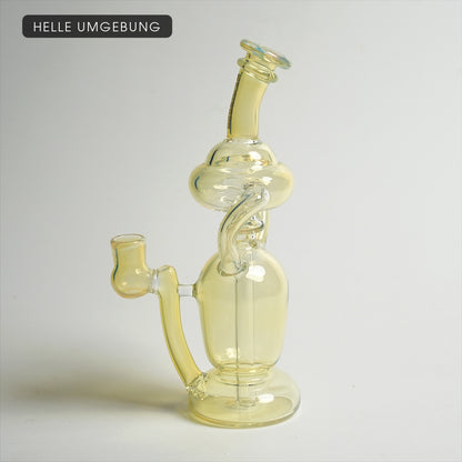 Dab Rig Luma Recycler aus Silver-Fumed-Glas in heller umgebung