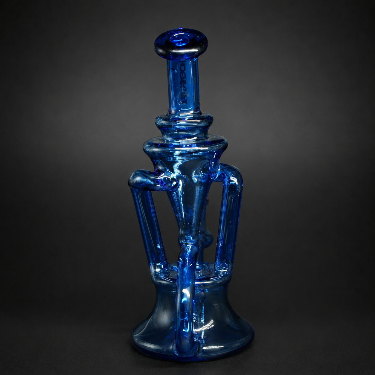 Rückansicht der Velvet Blue Dab Rig aus tiefblauem Glas