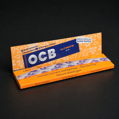 Geöffnete OCB Ultimate Slim KSS Papers mit sichtbaren ultradünnen Blättchen